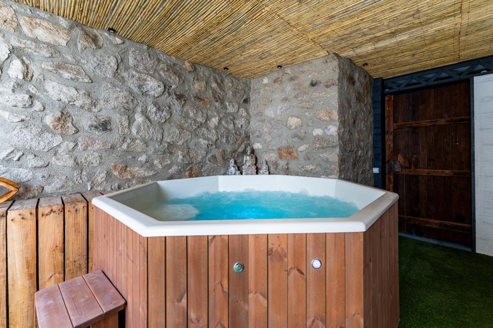 Can Salva Amb Jacuzzi Privat Pensionat Torroella de Fluviá Exteriör bild